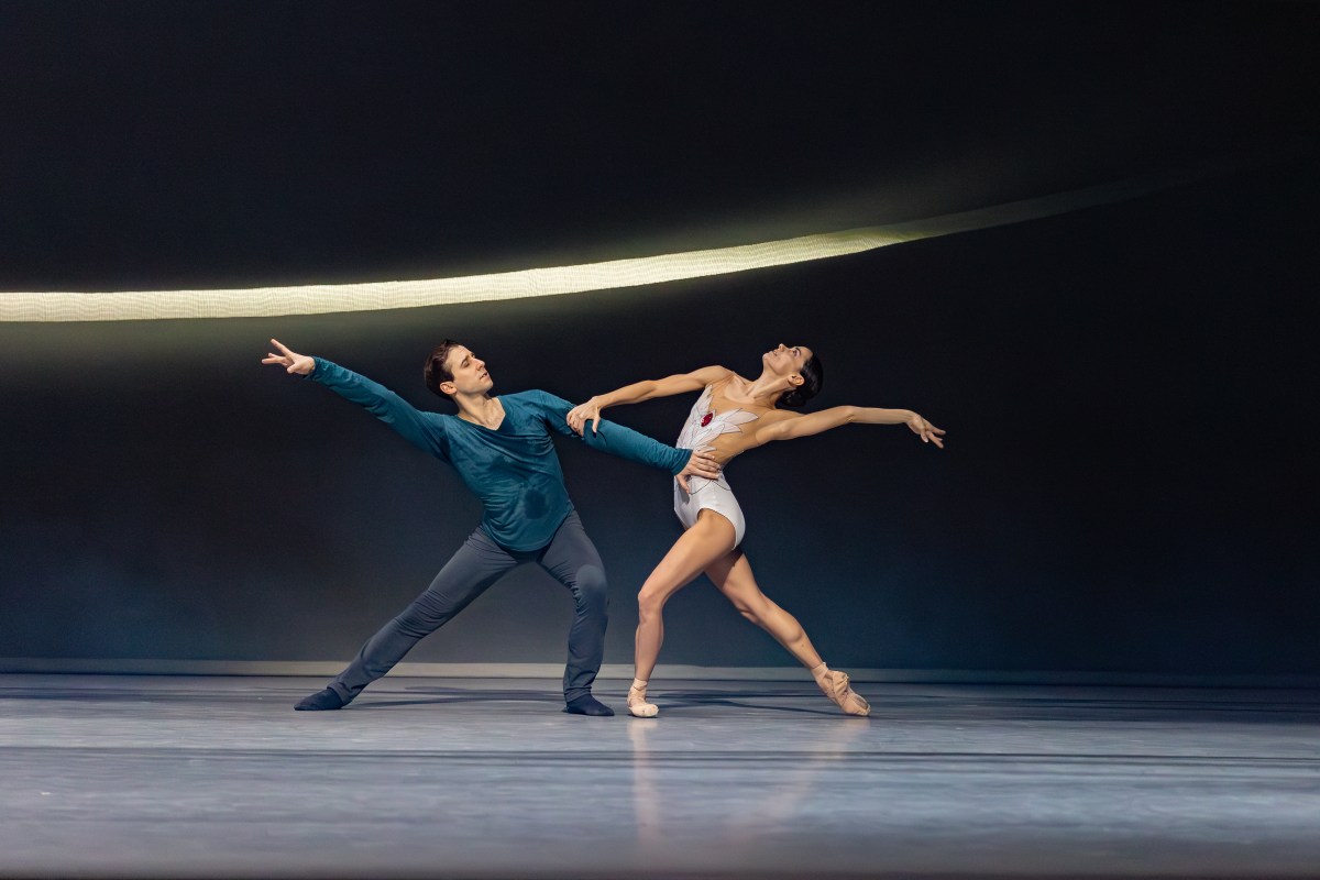 Principal Bruno Micchiardi And Guest Principal Sophie Martin In Swan Lake. Credit Andy Ross.jpg